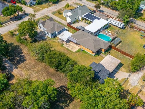 3823  Dempster Avenue , Cockrell Hill Texas 75211