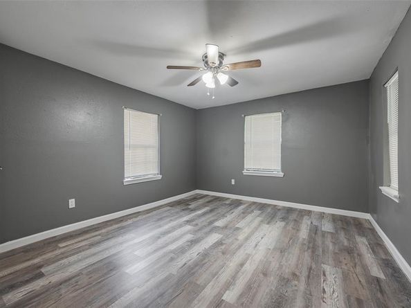 2800  Walker Street , Fort Worth Texas 76105