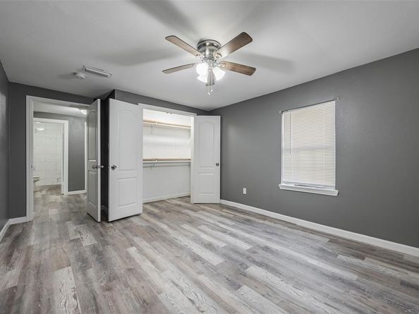 2800  Walker Street , Fort Worth Texas 76105
