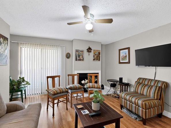7431  Holly Hill Drive  108, Dallas Texas 75231