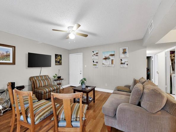 7431  Holly Hill Drive  108, Dallas Texas 75231