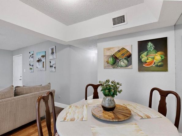 7431  Holly Hill Drive  108, Dallas Texas 75231