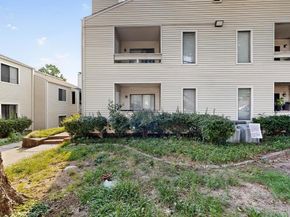 7431  Holly Hill Drive  108, Dallas Texas 75231
