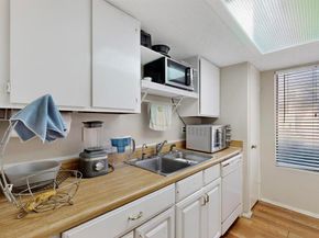 7431  Holly Hill Drive  108, Dallas Texas 75231