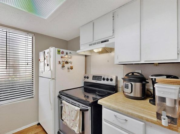 7431  Holly Hill Drive  108, Dallas Texas 75231