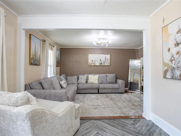 1525  Highland Street , Mesquite Texas 75149