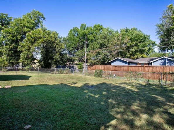 1525  Highland Street , Mesquite Texas 75149