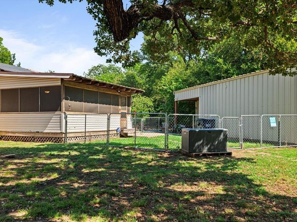 4025  New Hope Road , Aubrey Texas 76227