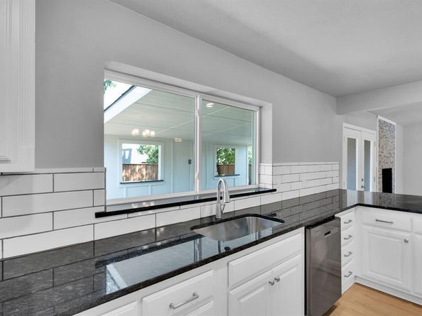 112  Lochness Lane , Benbrook Texas 76126