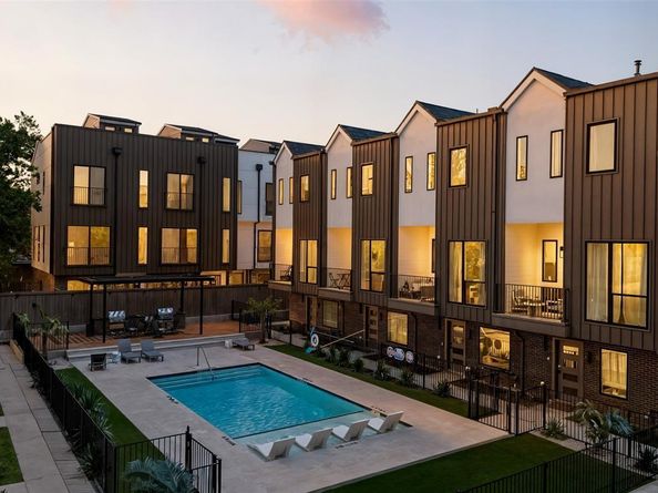 4517  Munger Avenue  105, Dallas Texas 75204