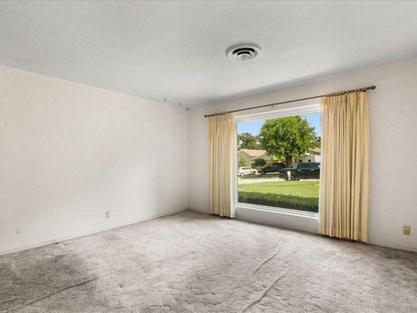 2803  Oak Cliff Lane , Arlington Texas 76012