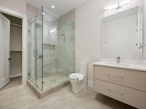 424  Regal Lane , Irving Texas 75039
