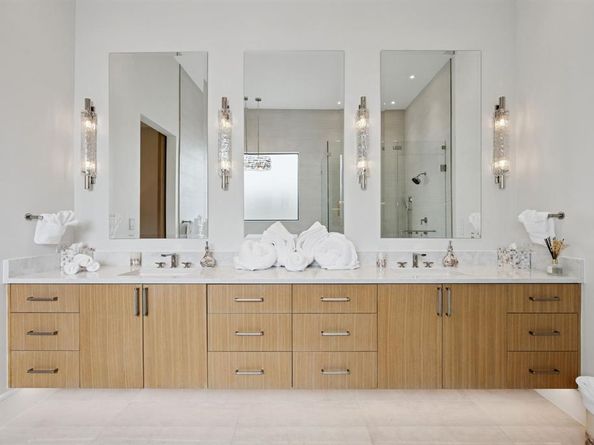 424  Regal Lane , Irving Texas 75039