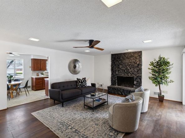 1716  Greendale Drive , Dallas Texas 75217