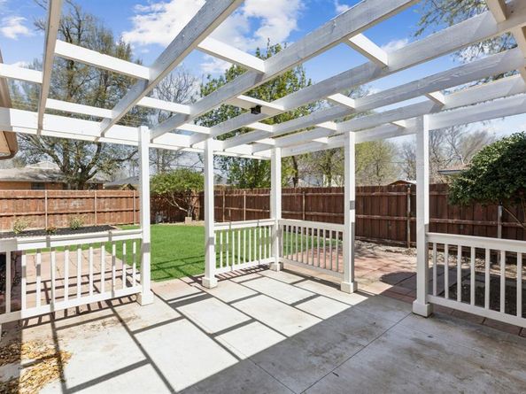 1716  Greendale Drive , Dallas Texas 75217