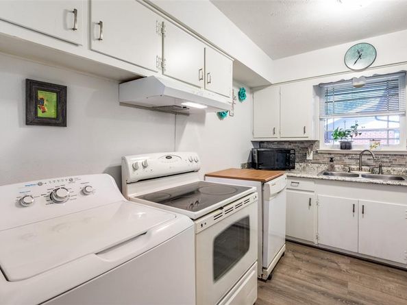 2826  Marbella Lane , Dallas Texas 75228