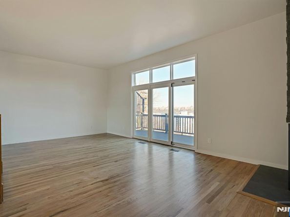 1 Columbus Place, Cliffside Park NJ 07010