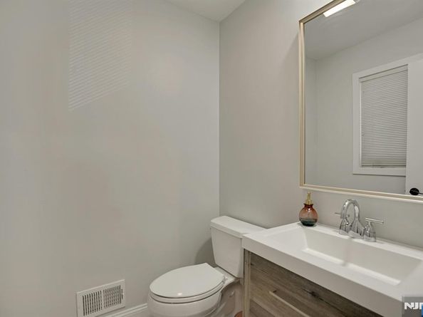 1 Columbus Place, Cliffside Park NJ 07010