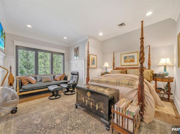 74 Roberts Road, Englewood Cliffs NJ 07632