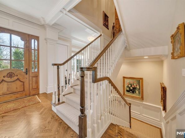 74 Roberts Road, Englewood Cliffs NJ 07632