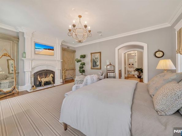 74 Roberts Road, Englewood Cliffs NJ 07632