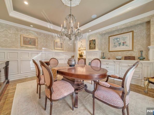 74 Roberts Road, Englewood Cliffs NJ 07632