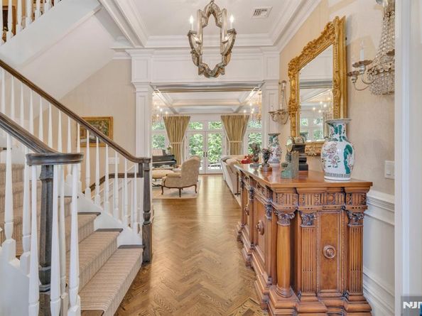 74 Roberts Road, Englewood Cliffs NJ 07632