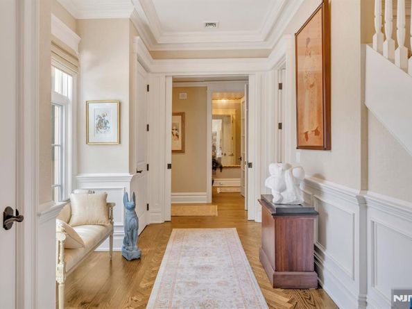 74 Roberts Road, Englewood Cliffs NJ 07632