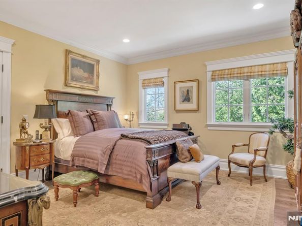 74 Roberts Road, Englewood Cliffs NJ 07632