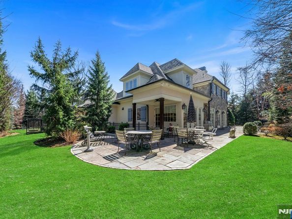 74 Roberts Road, Englewood Cliffs NJ 07632