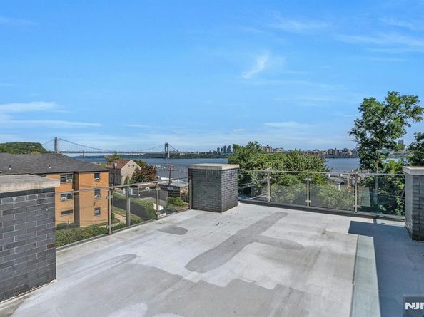 1238 River Road, Edgewater NJ 07020