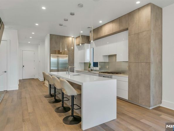 1238 River Road, Edgewater NJ 07020