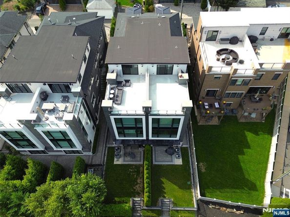 1238 River Road, Edgewater NJ 07020