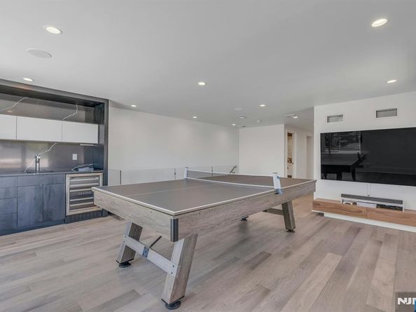 1238 River Road, Edgewater NJ 07020