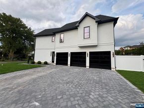 2 Maple Street, Englewood Cliffs NJ 07632