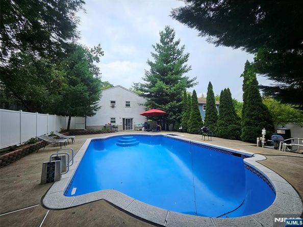 197 Harrison Street, Leonia NJ 07605