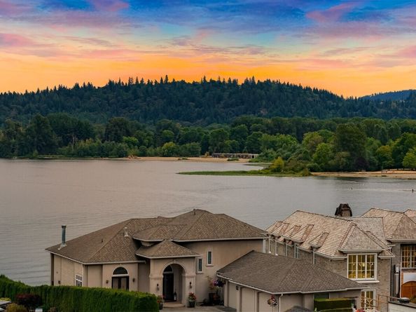 4888 194th Avenue SE, Issaquah WA 98027