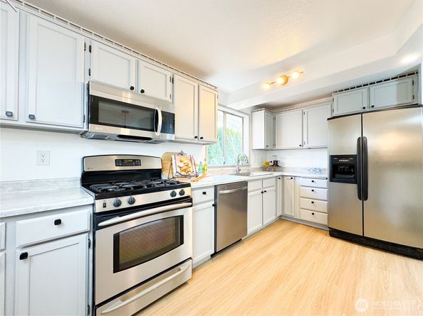 27526 26th Avenue S, Federal Way WA 98003