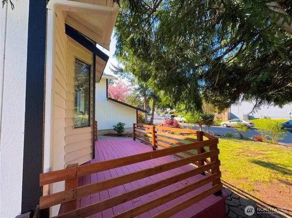 27526 26th Avenue S, Federal Way WA 98003
