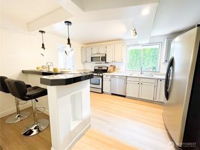27526 26th Avenue S, Federal Way WA 98003