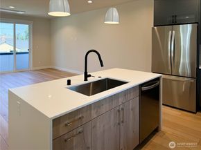 6905 42nd Avenue S C, Seattle WA 98118