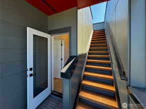 6905 42nd Avenue S C, Seattle WA 98118