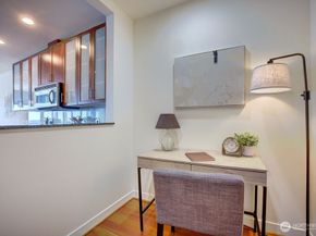2033 2nd Avenue 2010, Seattle WA 98121