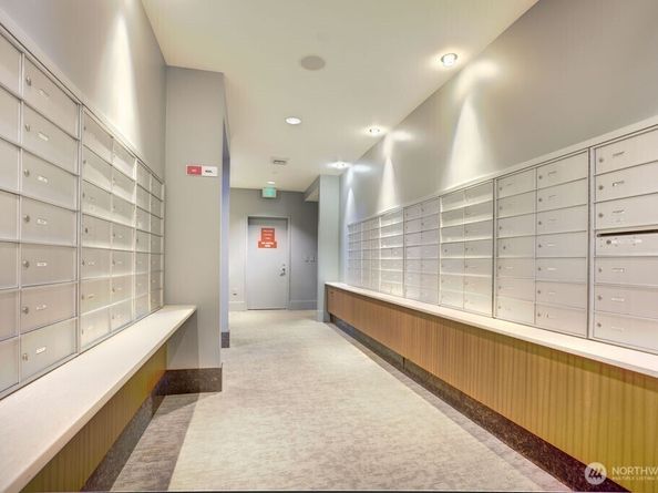 2033 2nd Avenue 2010, Seattle WA 98121