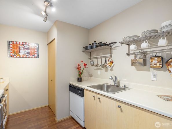 2818 Grand Avenue B603, Everett WA 98201