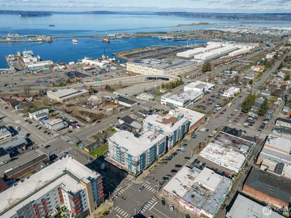 2818 Grand Avenue B603, Everett WA 98201