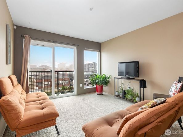 2818 Grand Avenue B603, Everett WA 98201