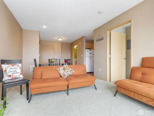 2818 Grand Avenue B603, Everett WA 98201