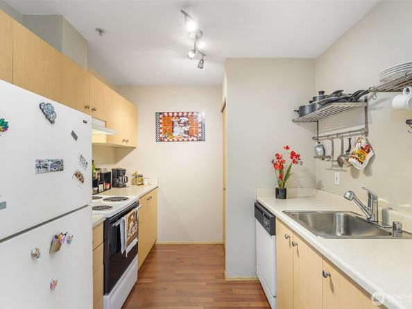 2818 Grand Avenue B603, Everett WA 98201
