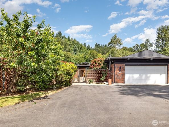 16 Riverview Drive NE, Auburn WA 98002